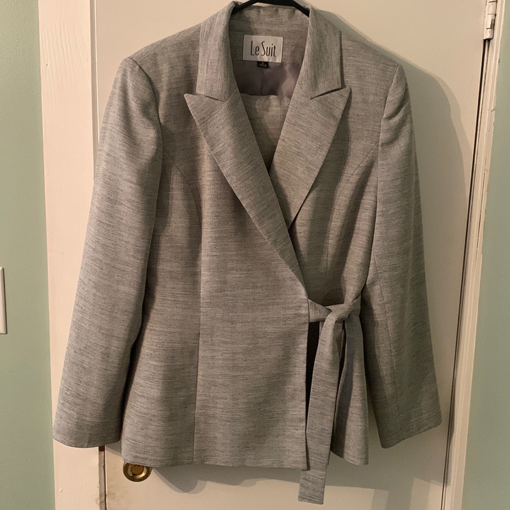 Le Suit skirt suit size 8
